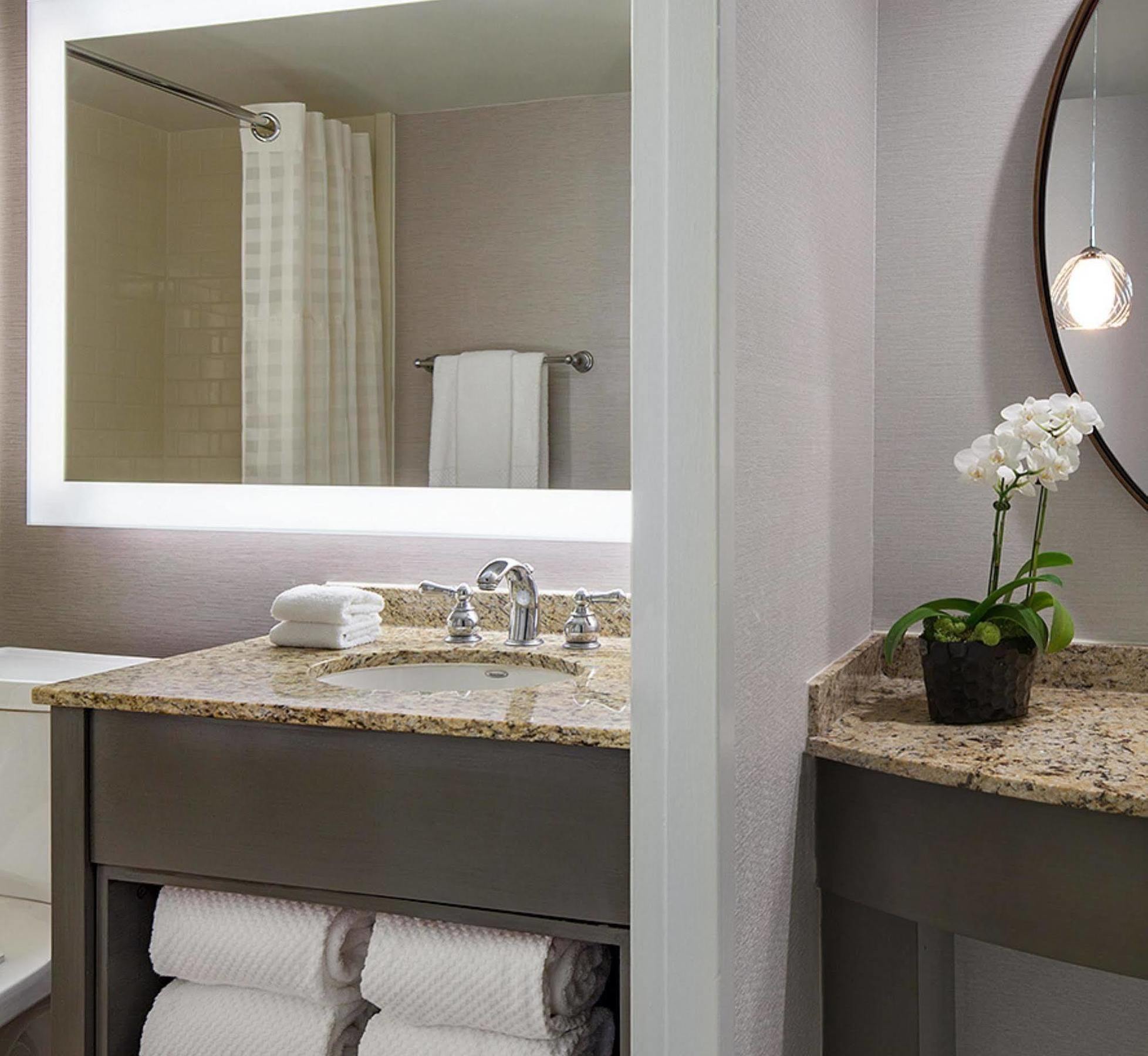 Embassy Suites Philadelphia - Center City Exteriör bild